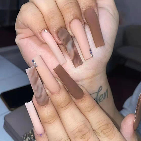 Chocolate Brown Halo Nail
