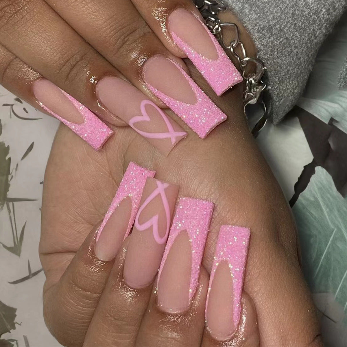 Simple Glitter Heart Nail