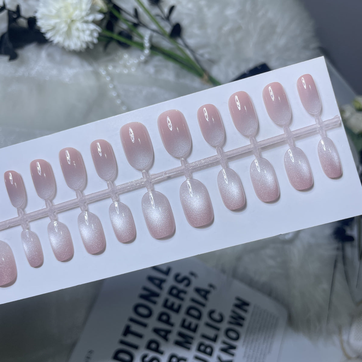 Glass Bead Cat Eye Nail