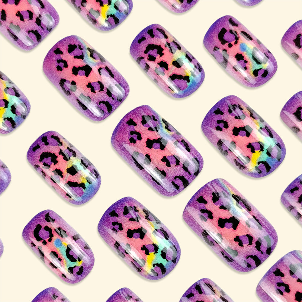 Dazzling Leopard Nail